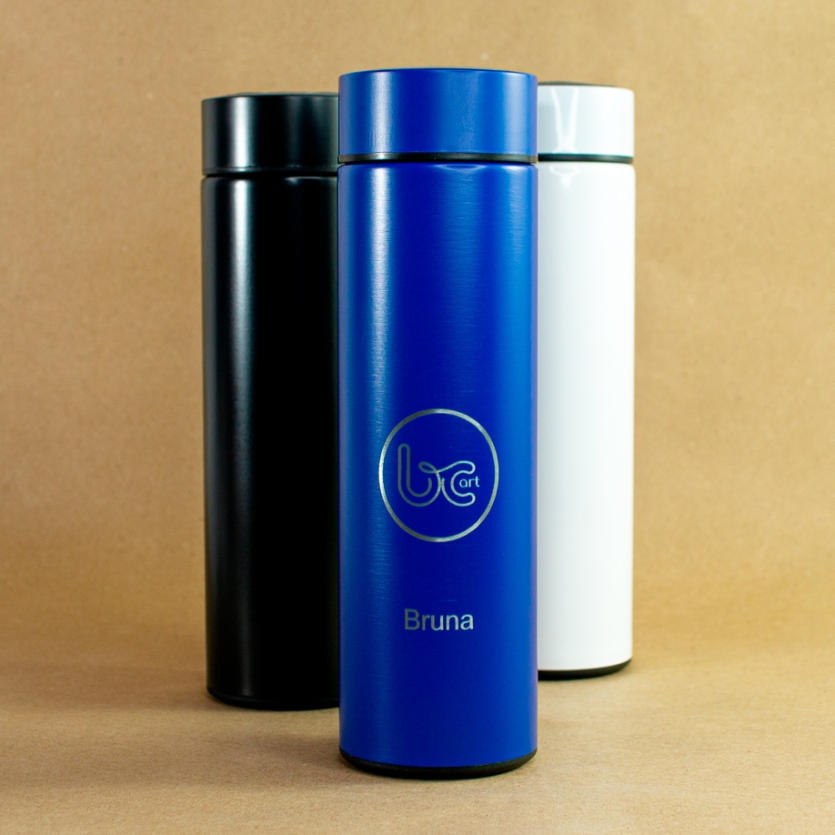Garrafa Térmica 500ml Personalizada – LED com Sensor de Temperatura e Difusor de Chá